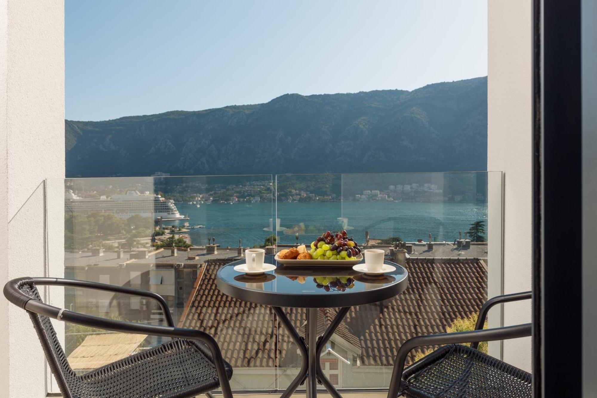 Berge Apartments Kotor Buitenkant foto